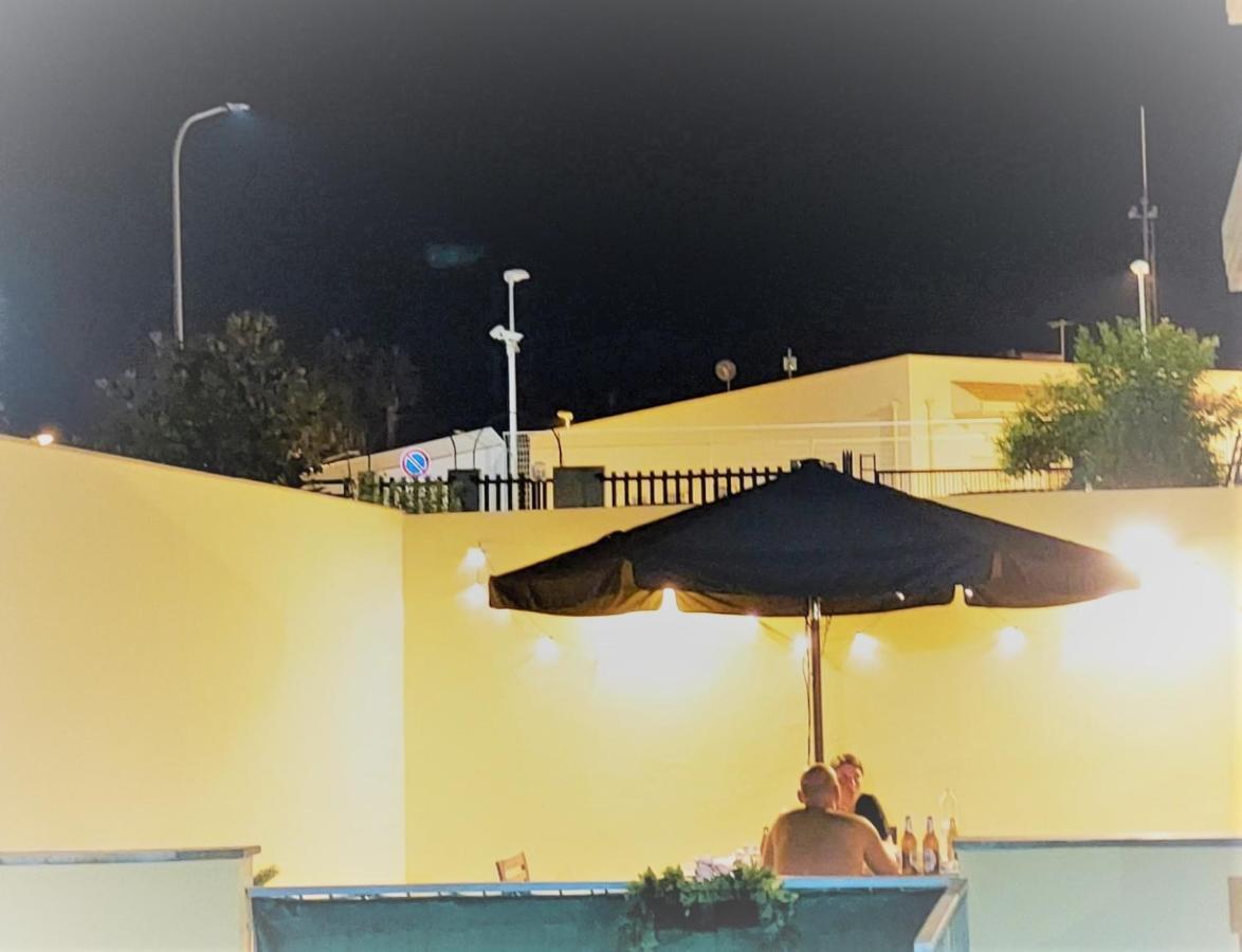 Villa Costanza Casa Vacanze أفولا المظهر الخارجي الصورة